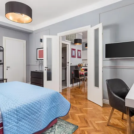 Tiziano-belveder With Private Garage Apartamento