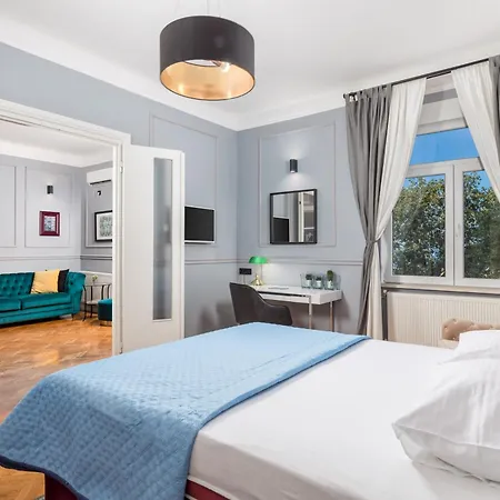 Tiziano-belveder With Private Garage Apartamento