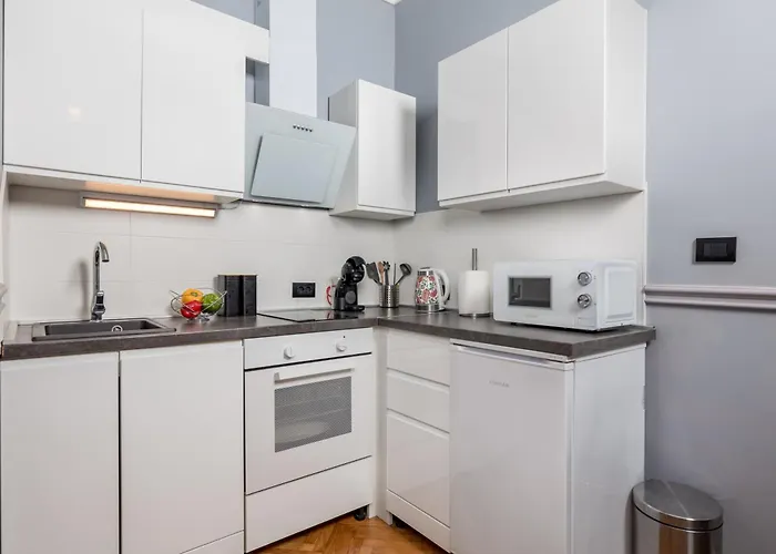 Tiziano-belveder With Private Garage Apartamento